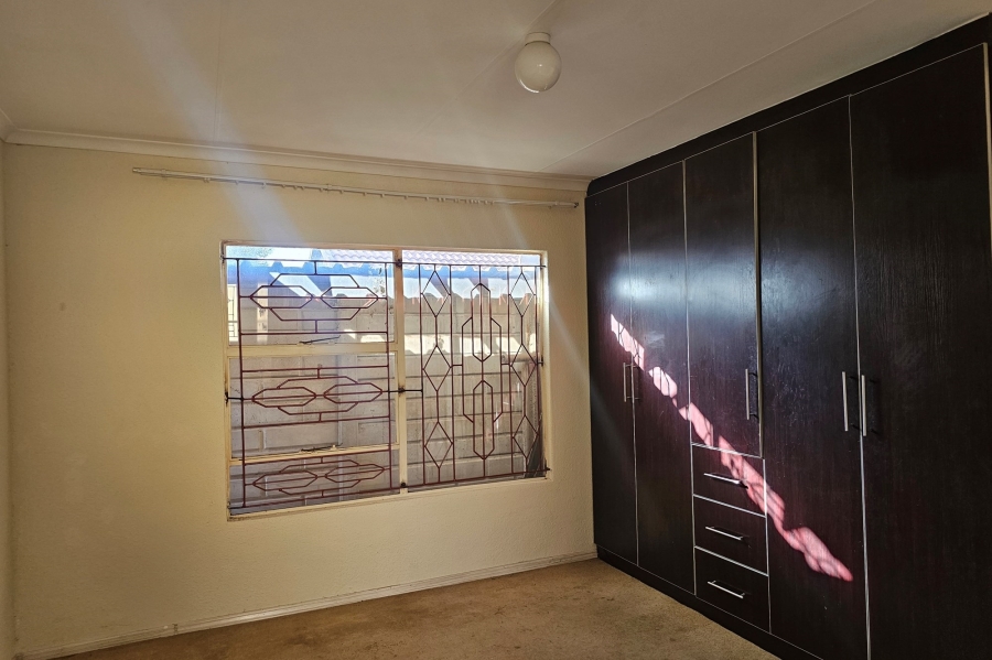 To Let 3 Bedroom Property for Rent in Tlhabane West North West